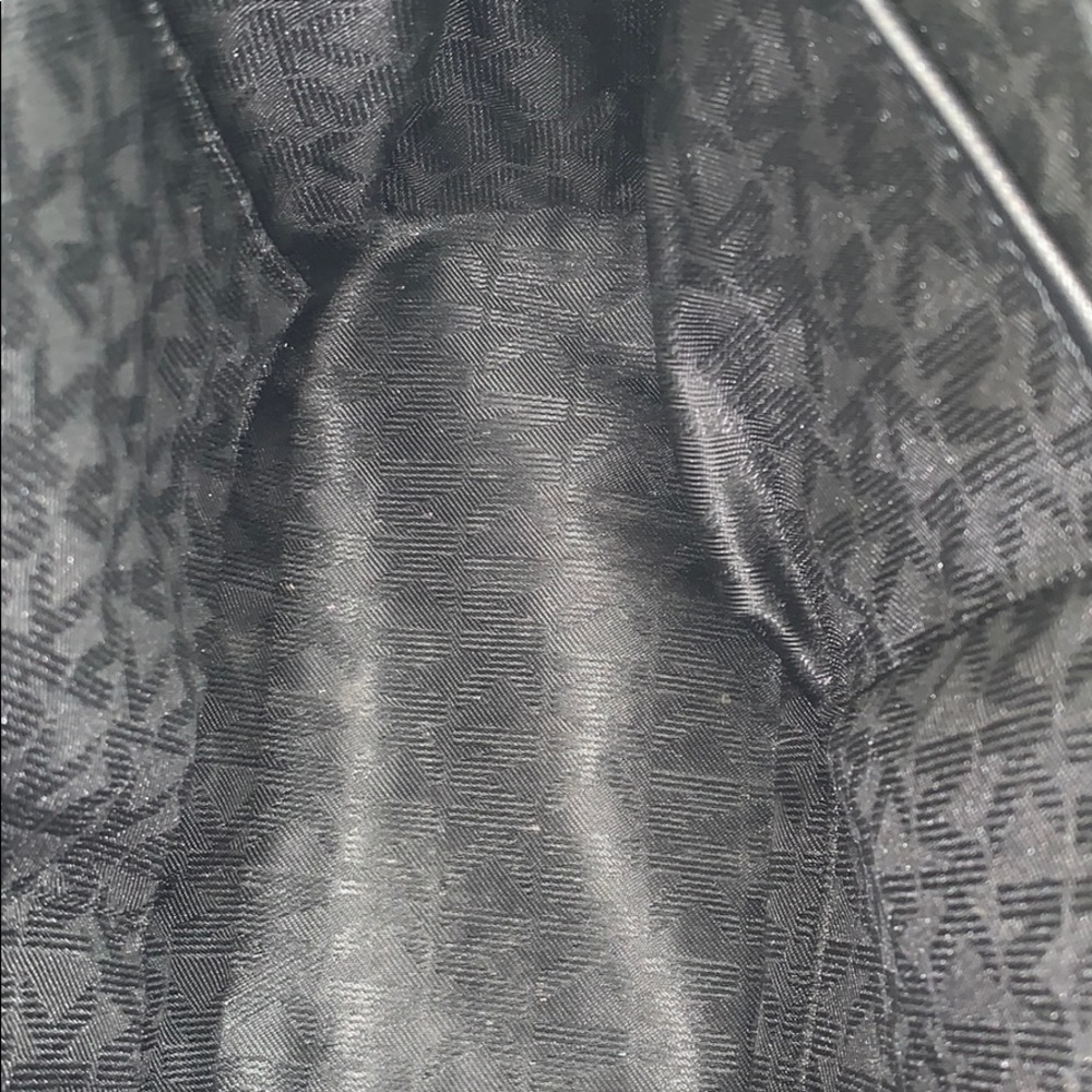Michael Kors Jet Set tote in Medium color black - Picture 6 of 6